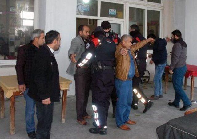 Polis Hdp Binasındaki Abdullah &Ouml;calan Fotoğrafını Kaldırdı 3