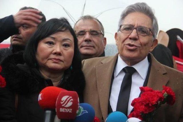 Vietnam Savaşı nın Simgesi, Şehitler Tepesi nde Gözyaşı Döktü 3