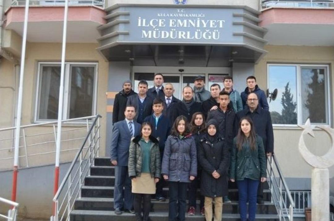 &Ouml;ğrenciler Ve &Ouml;ğretmenler Ter&ouml;r&uuml; Lanetledi