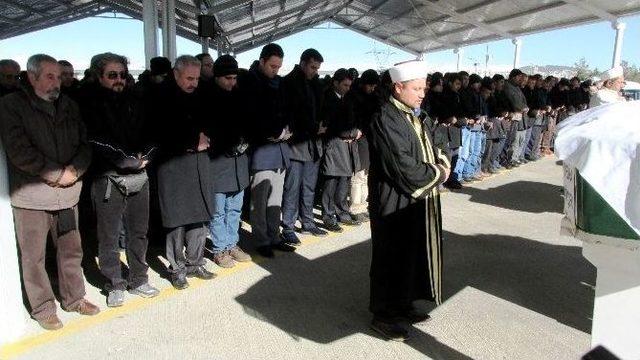 Melih Gökçek’in Halası Gaziantep’te Toprağa Verildi