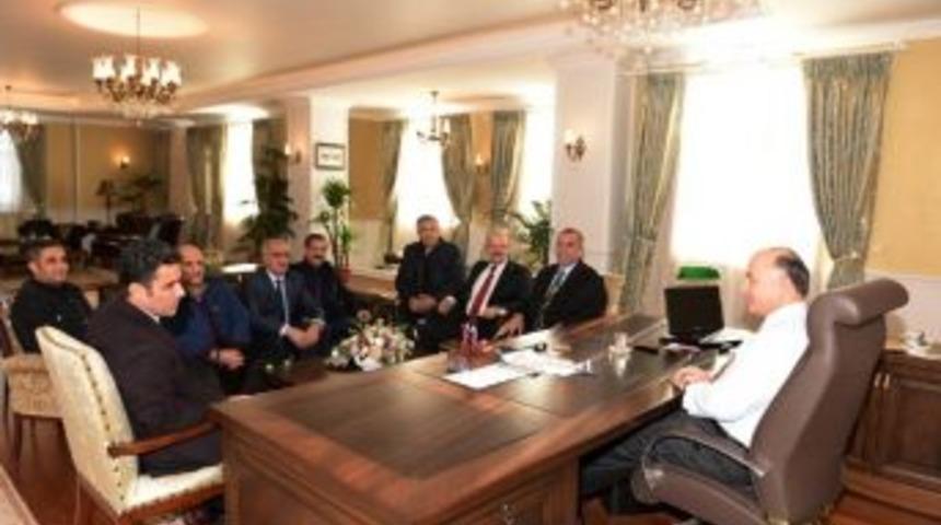 T&uuml;rk-iş Konfederasyonu Erzurum Temsilcileri Vali Azizoğlu&rsquo;nu Ziyaret Etti