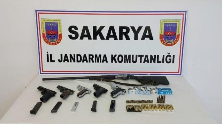 Silah Ka&ccedil;ak&ccedil;ılarına 4 İlde Eş Zamanlı Operasyon