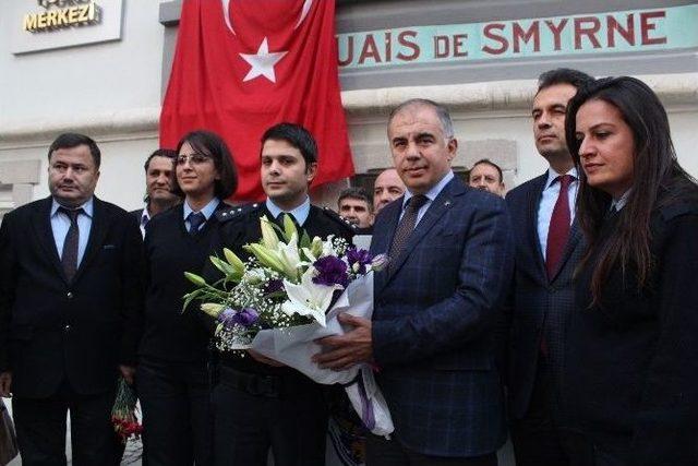 Ak Parti İzmir, Polisin Yanında