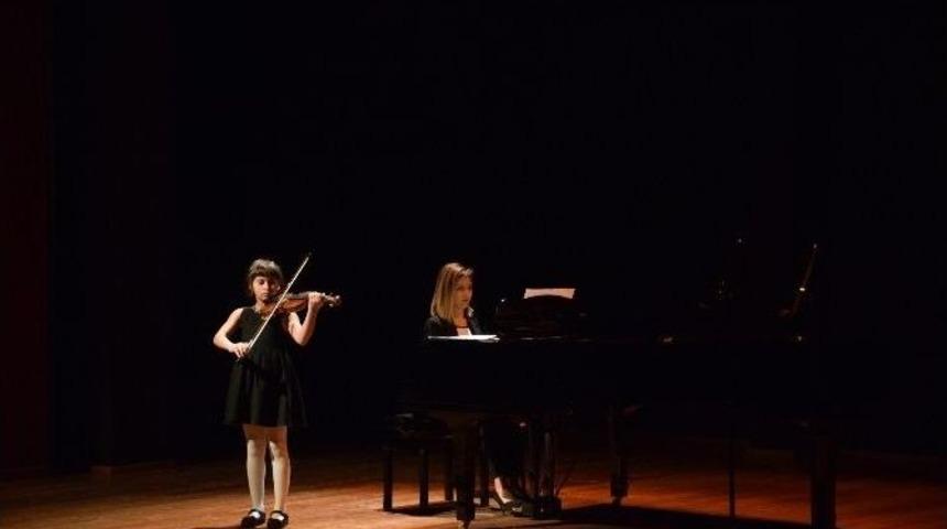 Anadolu &Uuml;niversitesi&rsquo;nde Keman Sınıfı Konseri