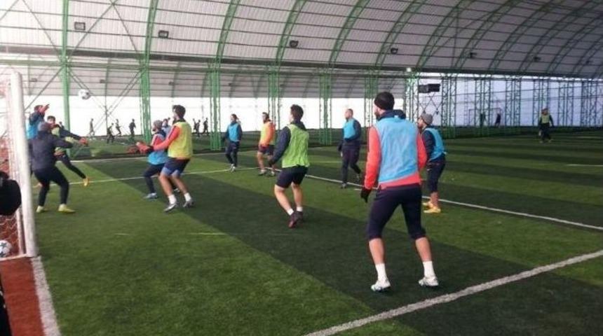 Yeşilyurt Belediyespor Halı Sahada &Ccedil;alıştı