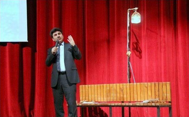 Üniversiteli Öğrencilerden Şiir Dinletisi 1