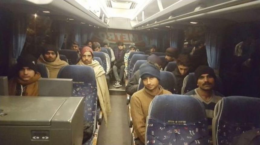 Edirne&rsquo;de 83 Ka&ccedil;ak G&ouml;&ccedil;men Yakalandı