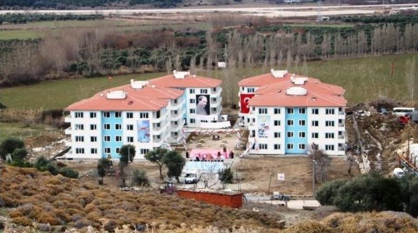 Gökçeada Belediyesi Sosyal Konutlarının Ve Çevre Düzenlemesi İşi Tamamlandı