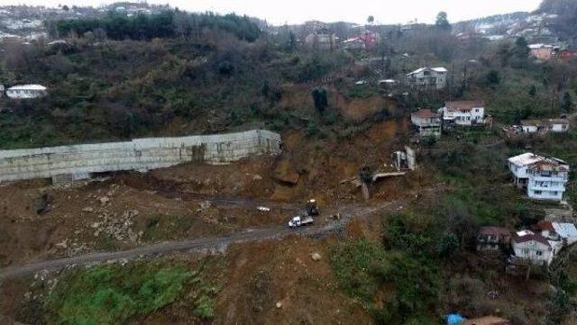 Zonguldak'ta Heyelan Nedeniyle 11 Ev Tahliye Edildi