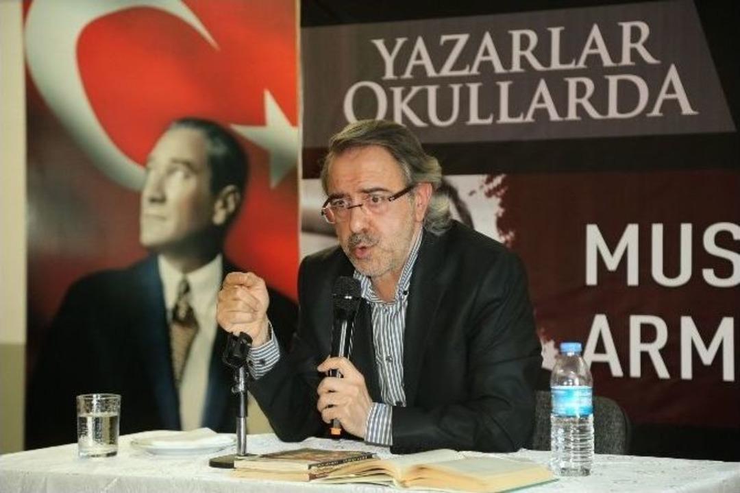 Armağan: "t&uuml;rkiye&rsquo;de Darbeler Hep Cuma G&uuml;nleri Yapıldı"