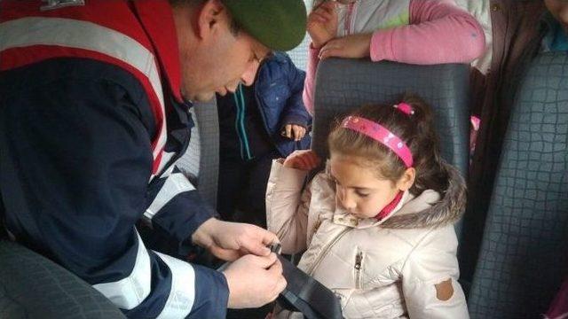 Jandarma Servis Araçlarını Denetledi 1