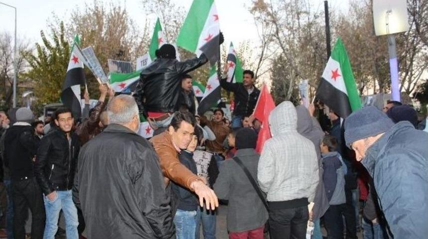 Suriyeli Vatandaşlar Halep İ&ccedil;in Basın A&ccedil;ıklaması D&uuml;zenledi