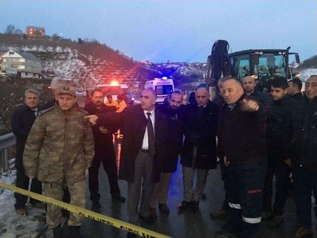 Tır İle &Ccedil;arpışan Akaryakıt Tankeri Alev Topuna D&ouml;nd&uuml;: 2 &Ouml;l&uuml;, 1 Yaralı 3