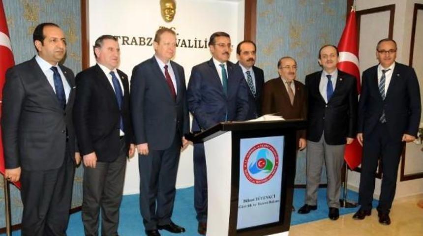 Bakan T&uuml;fenk&ccedil;i, Sarp Kapısı&rsquo;Nda Incelemelerde Bulundu (2)