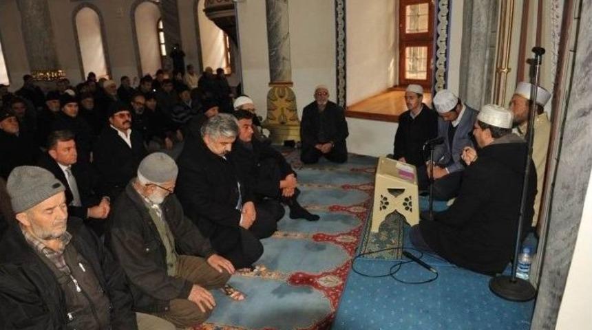 K&uuml;tahya&rsquo;da 44 Şehide 44 Hatim