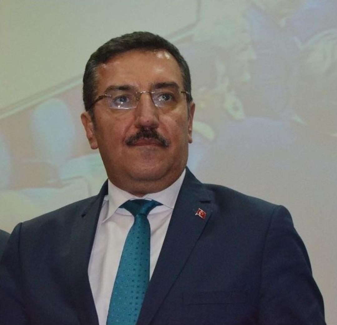 G&uuml;mr&uuml;k Bakanı T&uuml;fenkci, Trabzon&rsquo;da