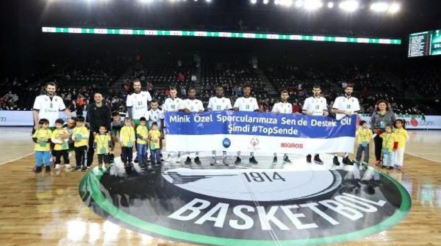 Dar&uuml;şşafaka Doğuş - Real Madrid Ma&ccedil;ında Minik &Ouml;zel Sporculara Destek