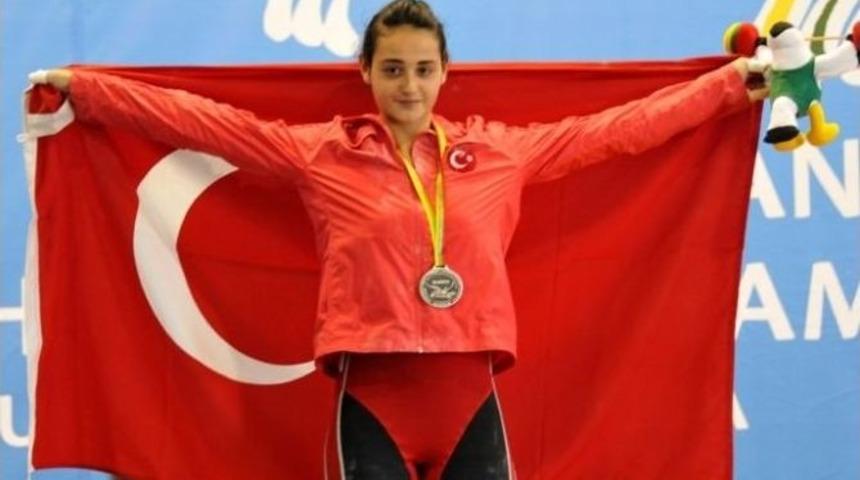 Yasemin Keskin&rsquo;den 3 Bronz Madalya