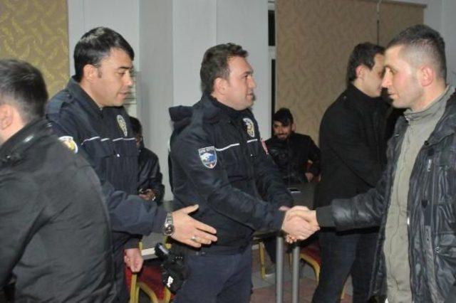 Otomobil Tutkunlarından Polise Destek Ziyareti