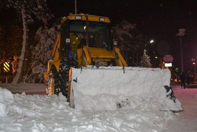 Tatvan’da Kar Temizleme Çalışması