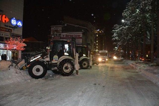 Tatvan’da Kar Temizleme Çalışması