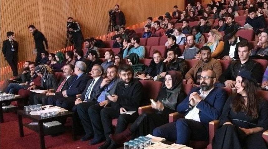 D&uuml;nyanın D&ouml;rt Bir Yanından Gelen Şairler Zeytinburnu&rsquo;nda Buluştu