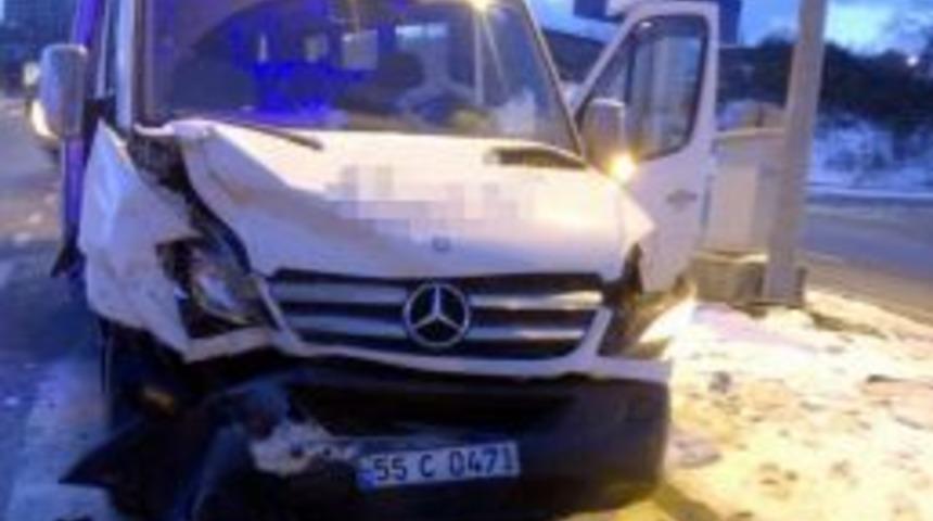 Samsun&rsquo;da &Ouml;ğrenci Servisi Kaza Yaptı: 7 Yaralı