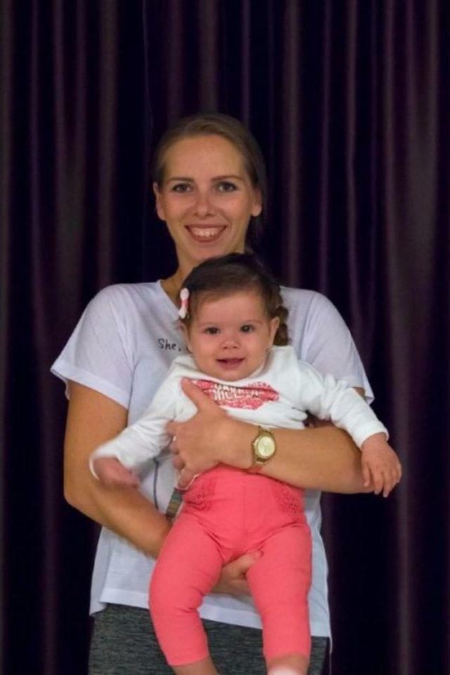 Bu Kez Bebekleriyle Pilates Yaptılar 1