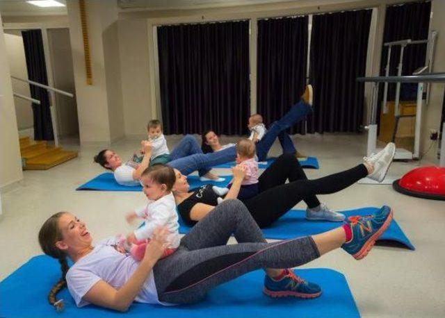 Bu Kez Bebekleriyle Pilates Yaptılar 2