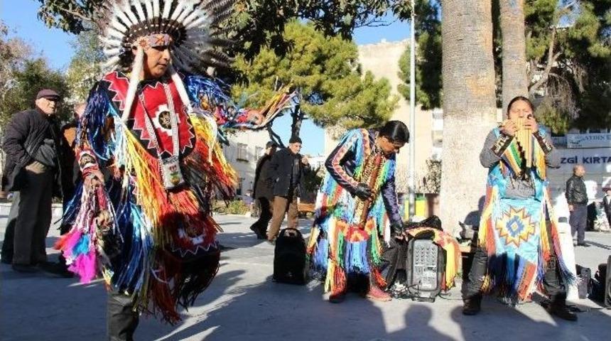 S&ouml;ke&rsquo;de Kızılderili Dansı