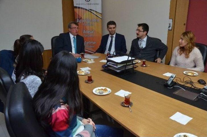 Prof. Dr. Güney, Aöf’ün Eskişehir’de Yaşayan Başarılı Öğrencileriyle Buluştu G4