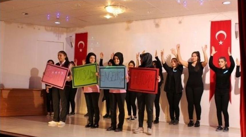 Mustafa Kın Kız Meslek Lisesinden Engellilere Jest