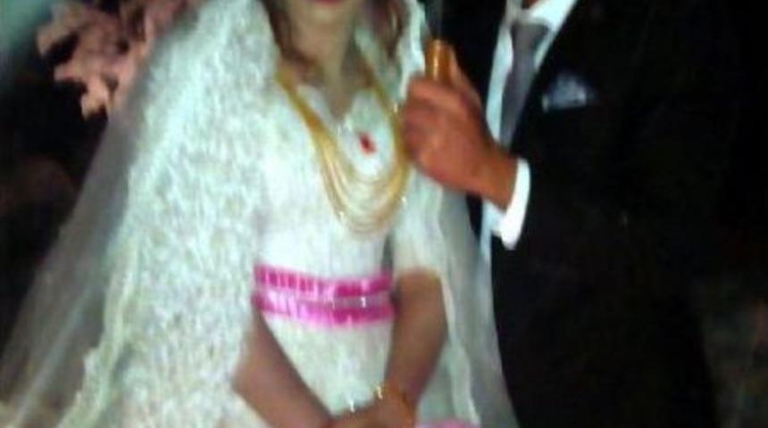 Gelin Ve Damat, Kardan Kapanan Yolda Mahsur Kaldı