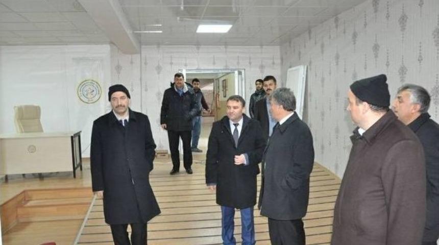 G&ouml;lbaşı&rsquo;nda Yeni Yapılacak Okullar Ve Okul Tadilatları İncelendi