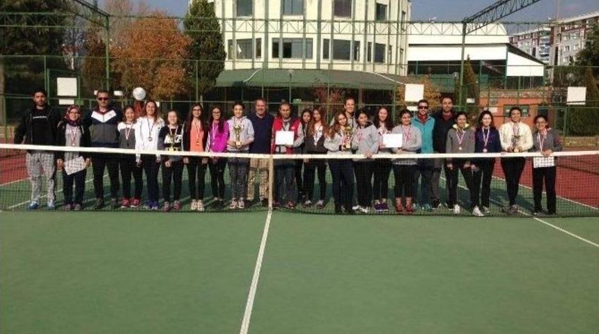 Okullar Arası Gen&ccedil;ler Tenis İl Birinciliği M&uuml;sabakası Sona Erdi