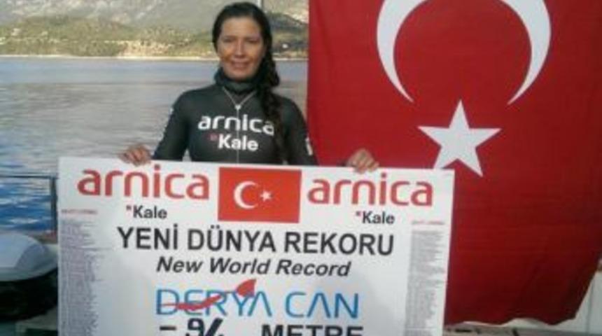 Derya Can Dalışta Dünya Rekorunu Egale Etti (1)