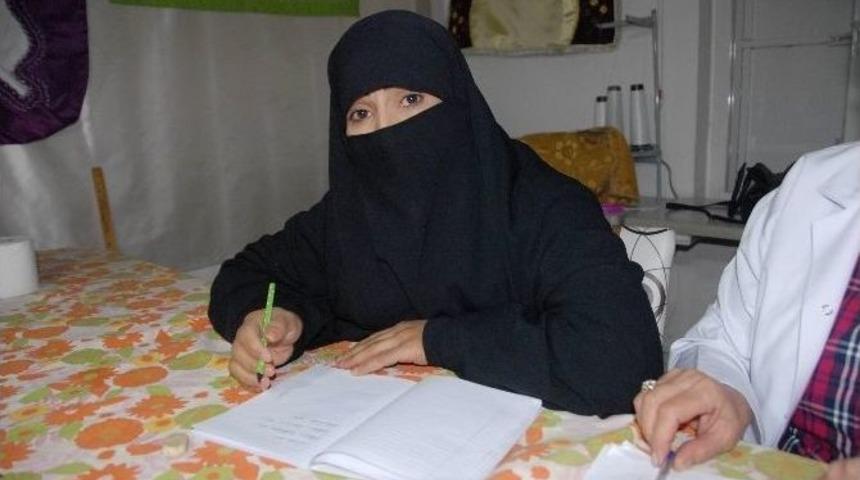 (özel Haber) 7 Çocuk Annesi Kadın, Ehliyet Almak İçin Okuma Yazma Öğrendi