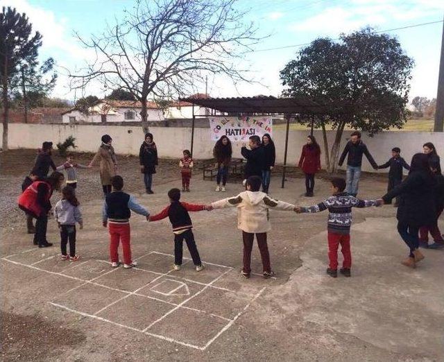 Öğretmen Adayları Gönüllere Dokunmaya Devam Ediyor