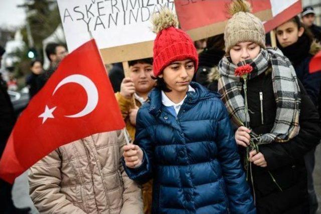 Şehitler Tepesi'ne Ziyaretler Devam Ediyor