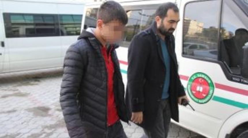 Cinayet Zanlısını Bıçakladığı İddia Edilen Çocuk Gözaltına Alındı