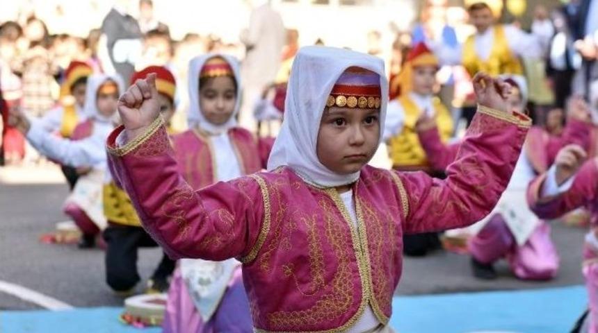 Başkan Tütüncü, Anasınıf Ve Konferans Salonu Açılışı Yaptı