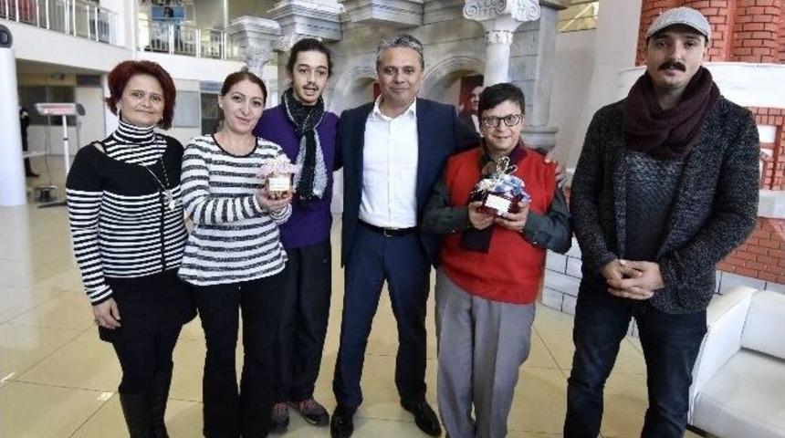 Engelsiz Kafe &Ouml;ğrencilerinden Başkan Uysal&rsquo;a Ziyaret