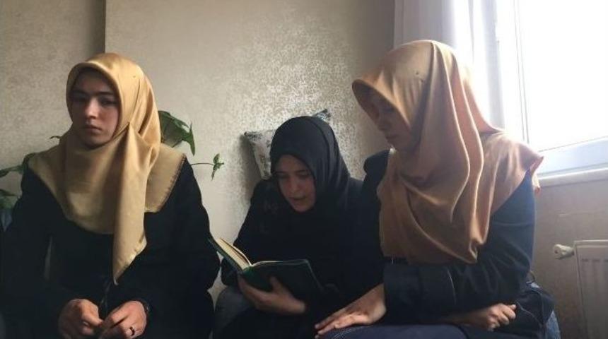 Şehit Bora &Ccedil;elik İ&ccedil;in Kuran-ı Kerim Okudu