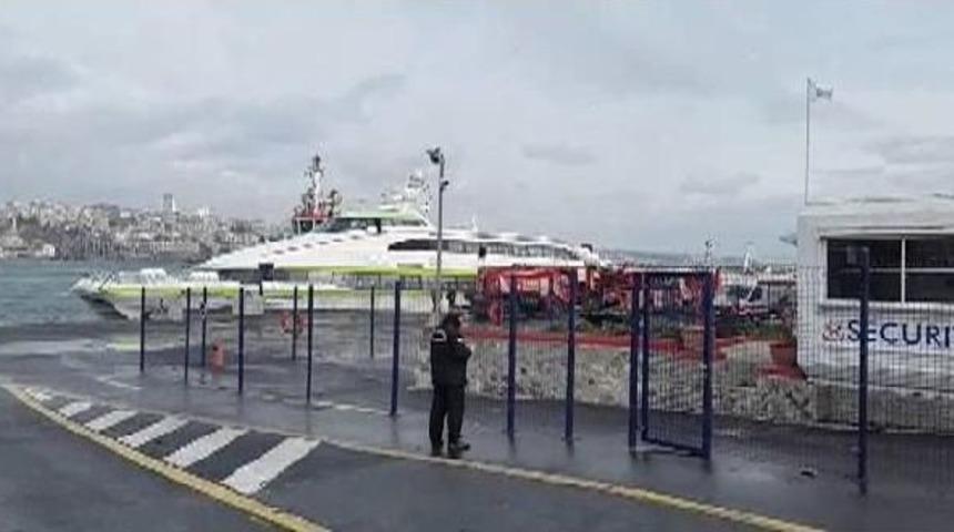 Fotoğraflar // Deniz Otob&uuml;s&uuml;nde Yangın