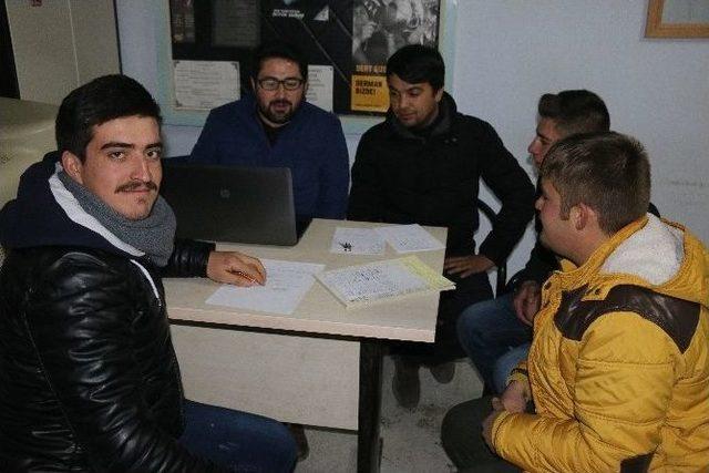 Seyitgazi Ak Parti Gençlik Kolları Toplantısı Kırka’da Yapıldı.