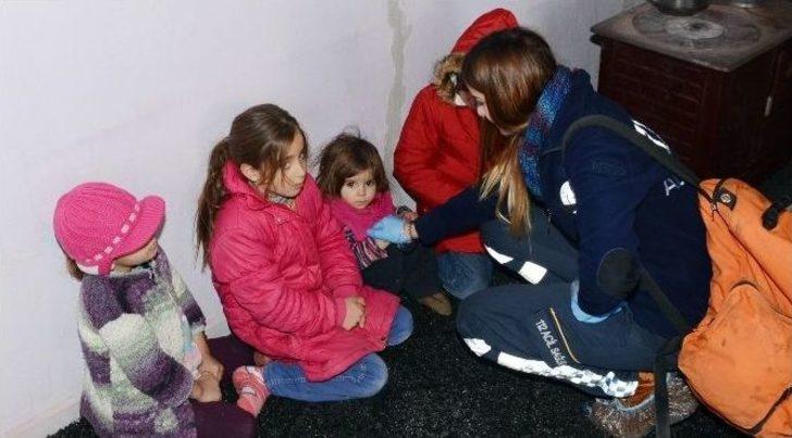 Vakaya Giden Sağlık Ekipleri Suriyeli Ailenin Dramıyla Karşılaştı G2