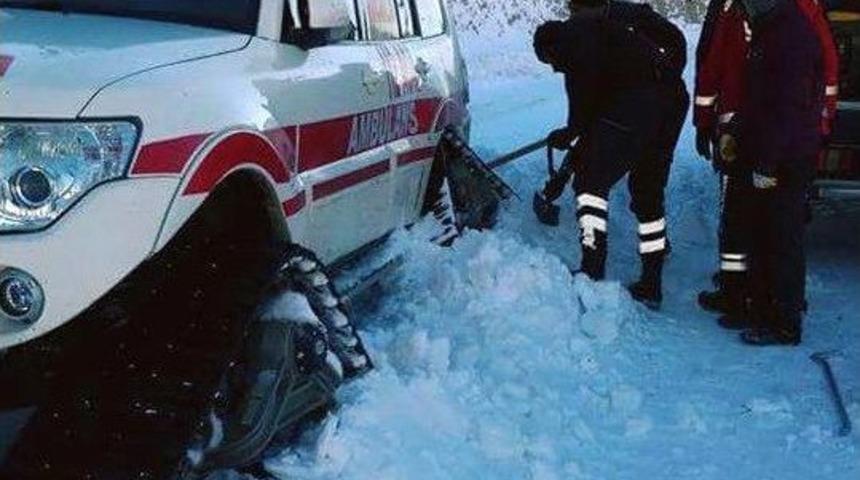 Ambulansın Paleti Kırılınca Mahsur Kaldılar