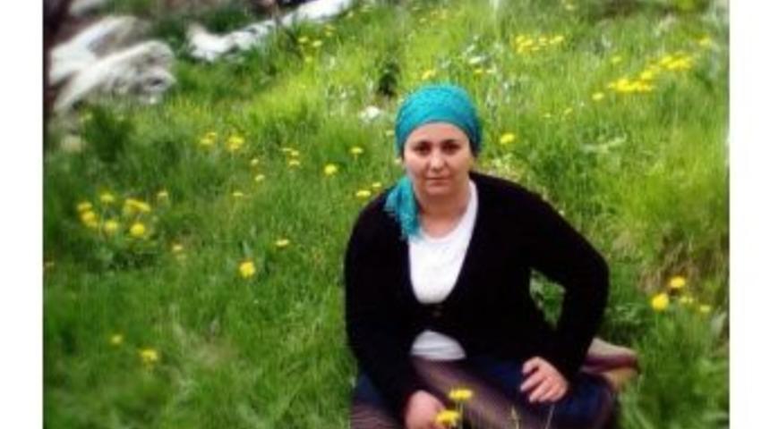 3 &Ccedil;ocuk Annesi Kadın 15 Yerinden Bı&ccedil;aklandı