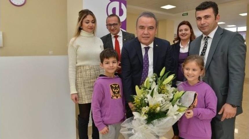 Başkan B&ouml;cek, &ldquo;okullara Desteğimiz S&uuml;r&uuml;yor&rdquo;