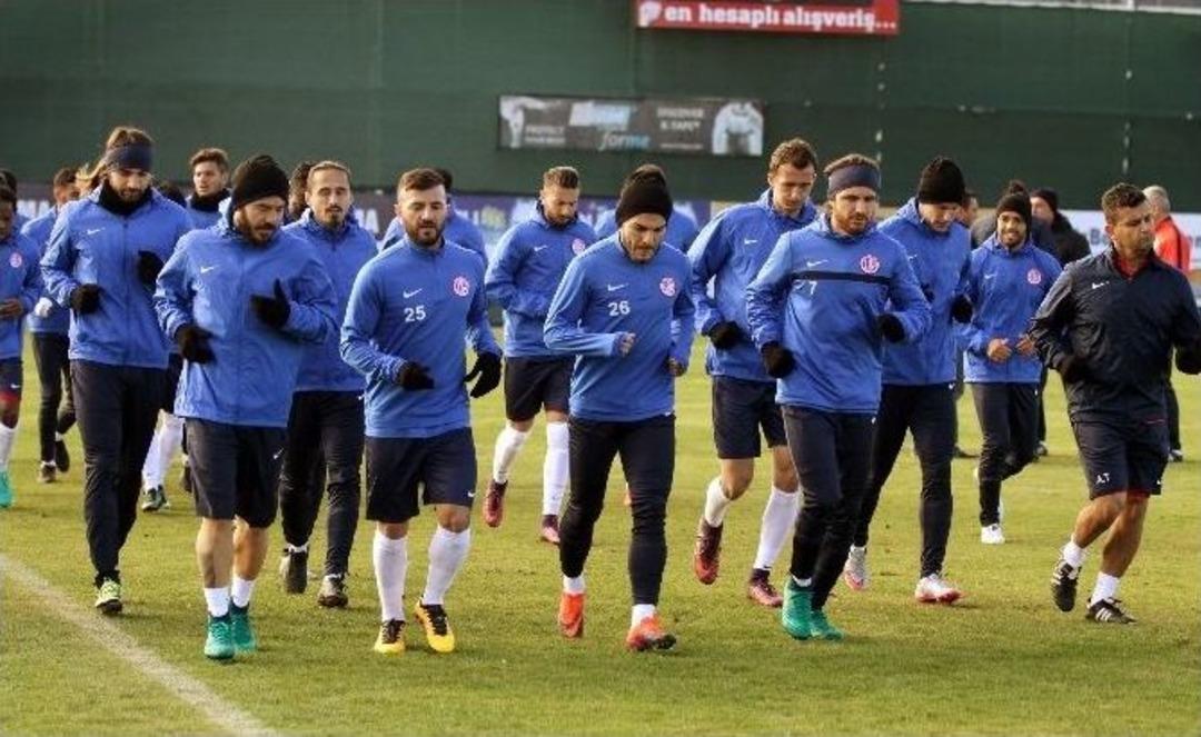 Antalyaspor&rsquo;da Bursaspor Mesaisi Devam Ediyor